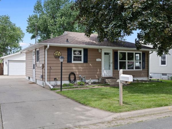 2216 30th STREET S, La Crosse, WI 54601