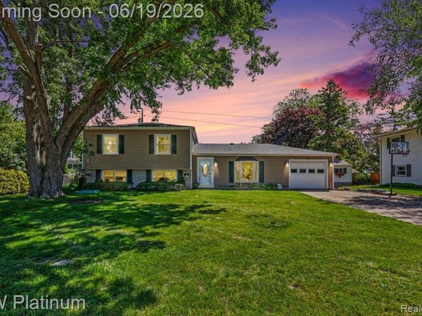 2346 Riverwood Drive, Port Huron, MI 48060