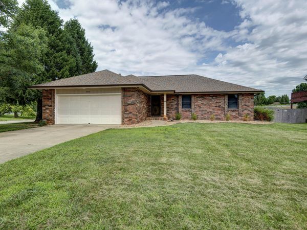 3840 S Cottage Avenue , Springfield, MO 65807