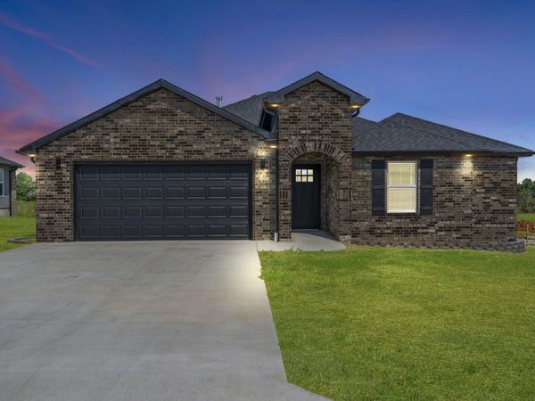 512 S Fiske Street , Marionville, MO 65705