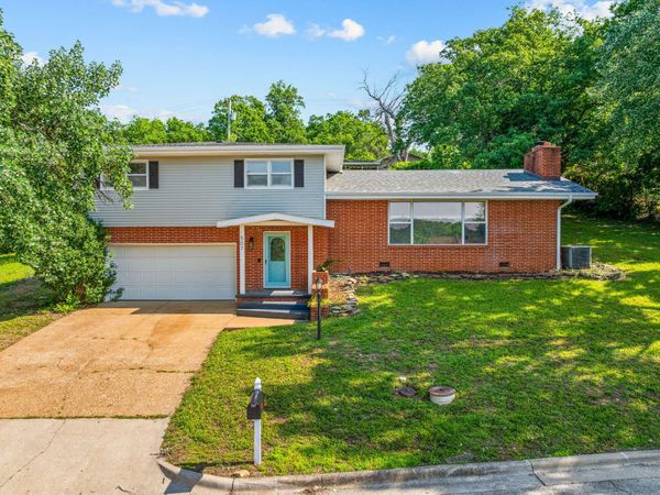 507 W Hensley Street , Branson, MO 65616