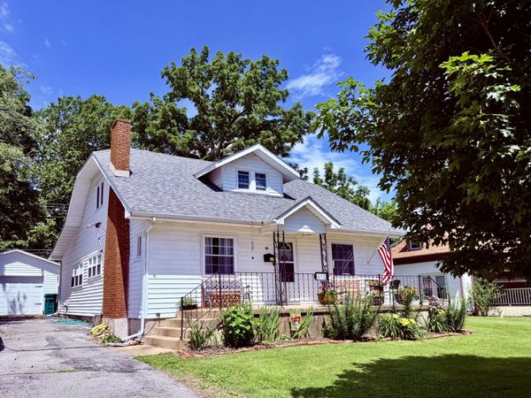 615 N Maple Avenue , Mountain Grove, MO 65711