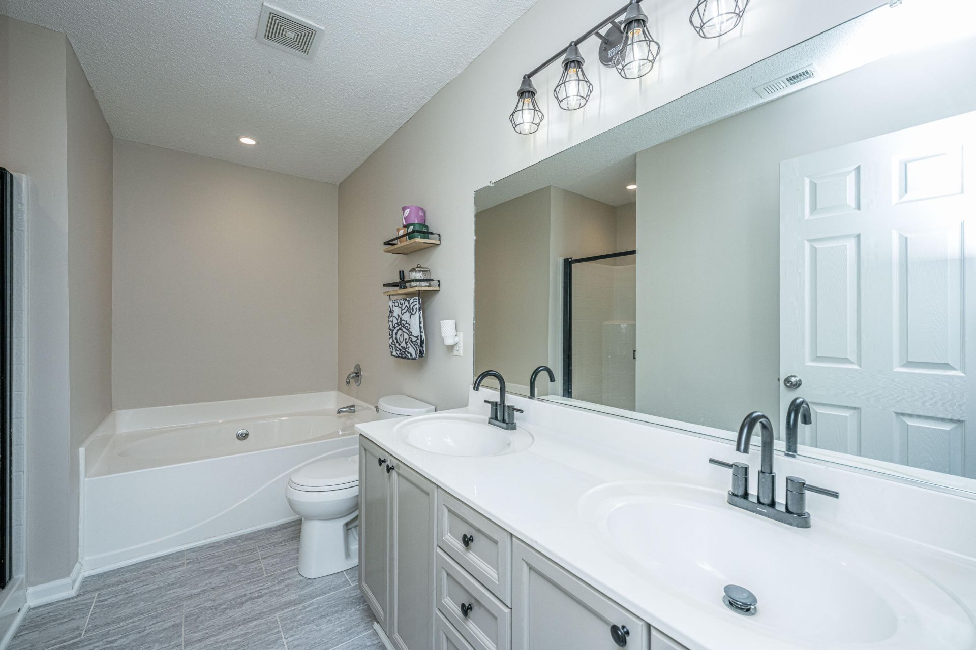 2036 Robin Wood Boulevard Photo 23