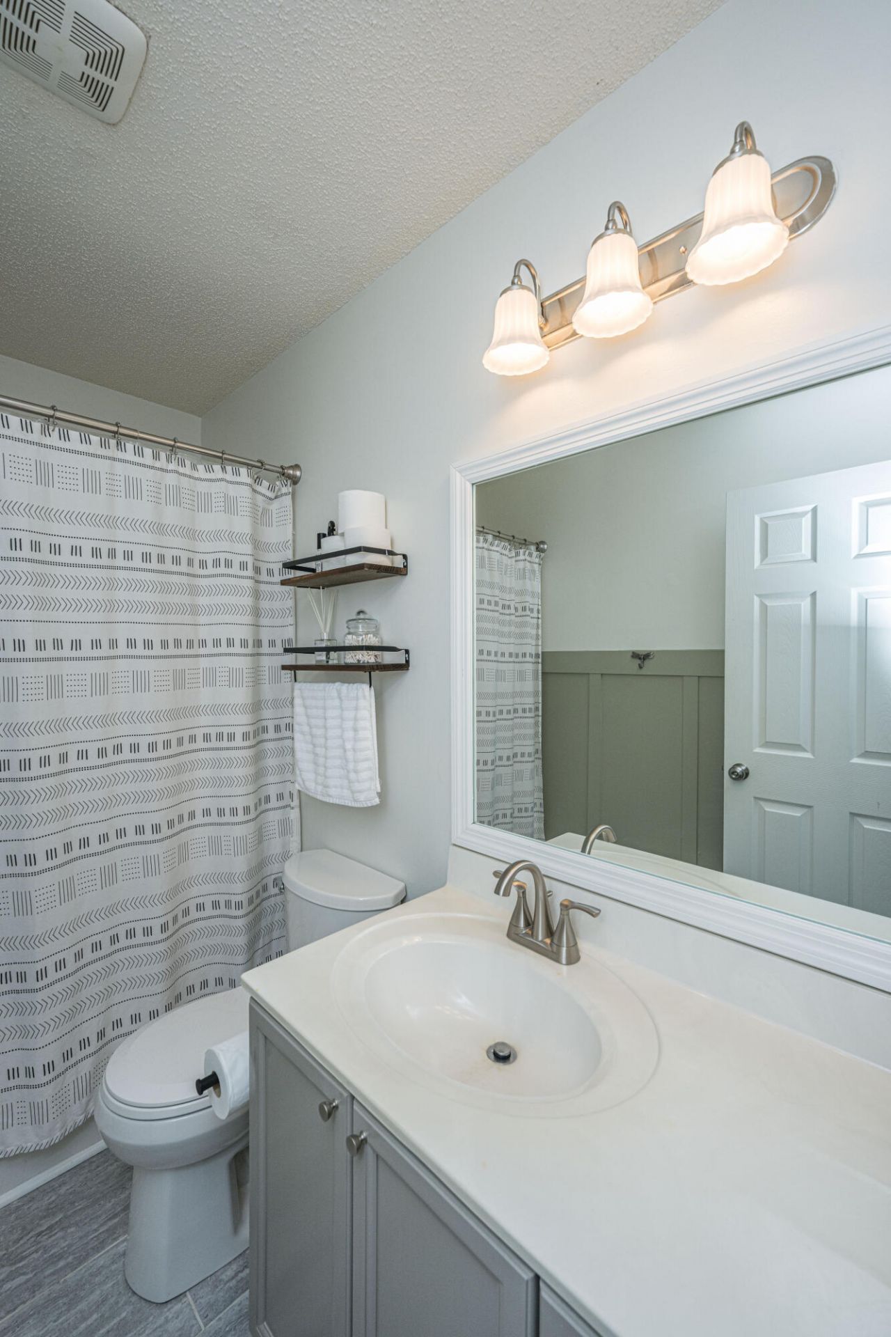 2036 Robin Wood Boulevard Photo 31