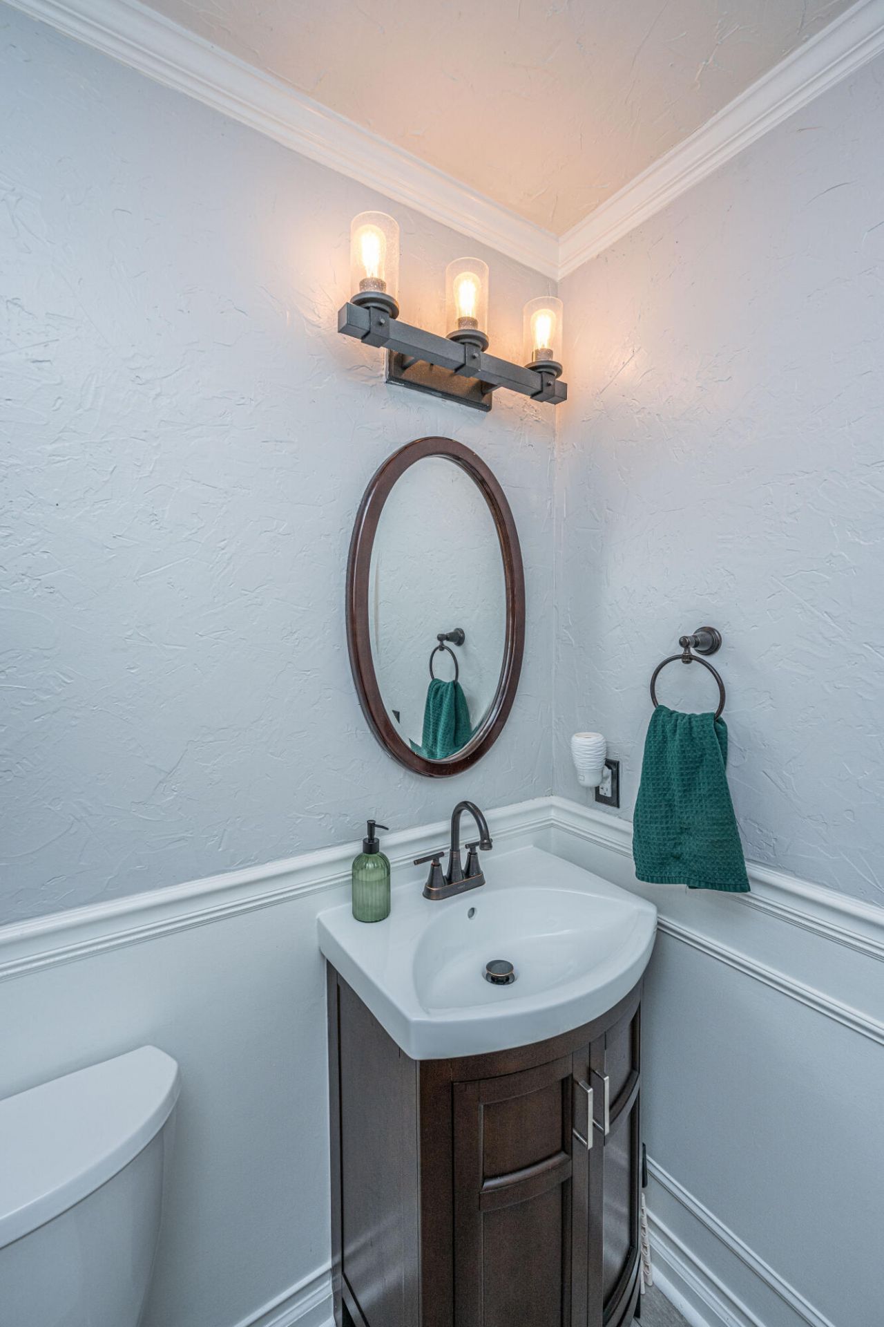 2036 Robin Wood Boulevard Photo 35