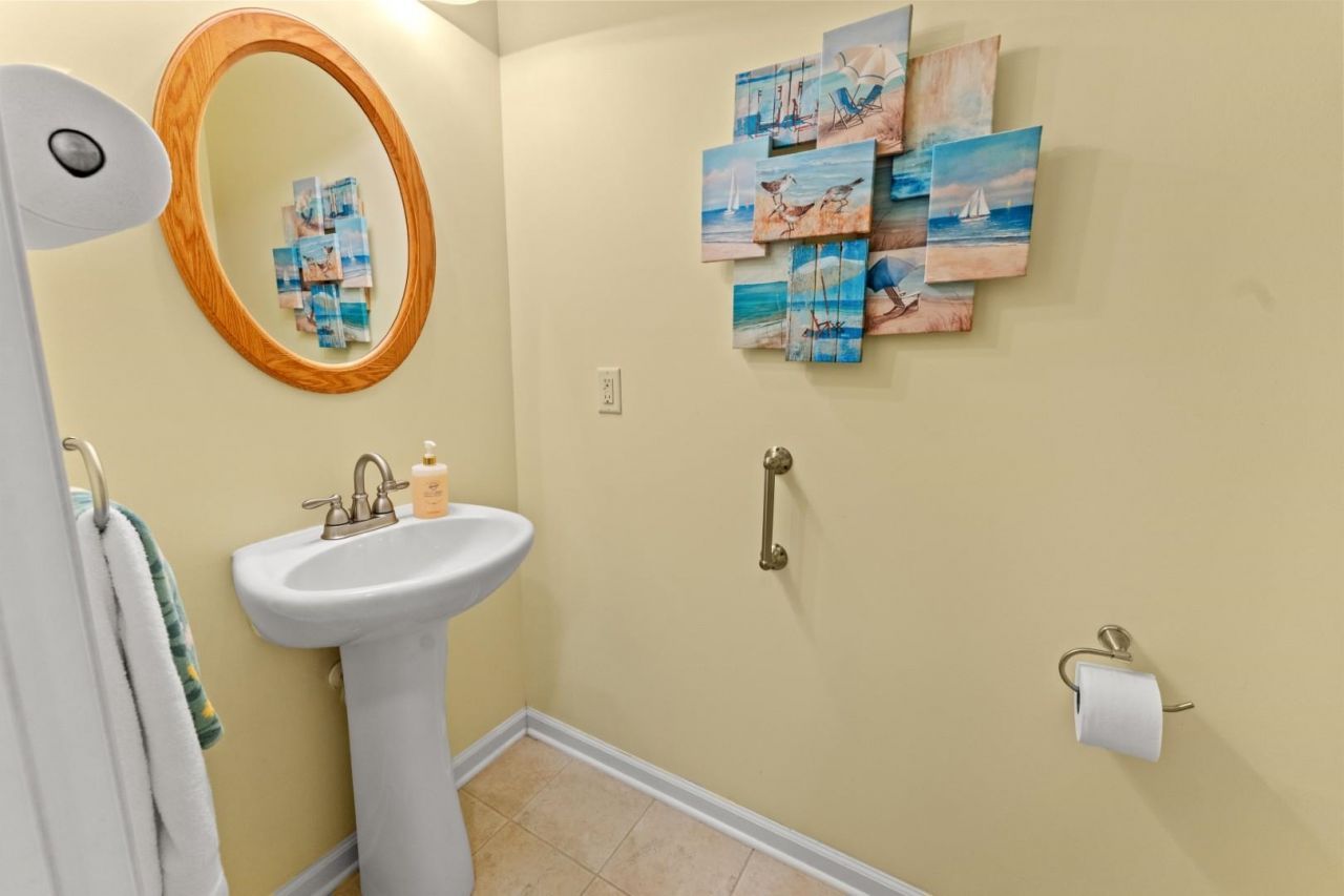 733 Lafayette Park Dr.  Photo 16