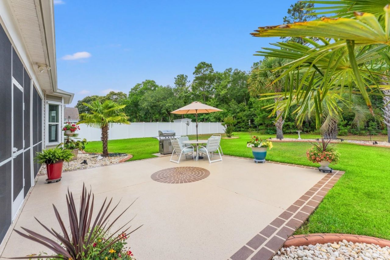 733 Lafayette Park Dr.  Photo 32
