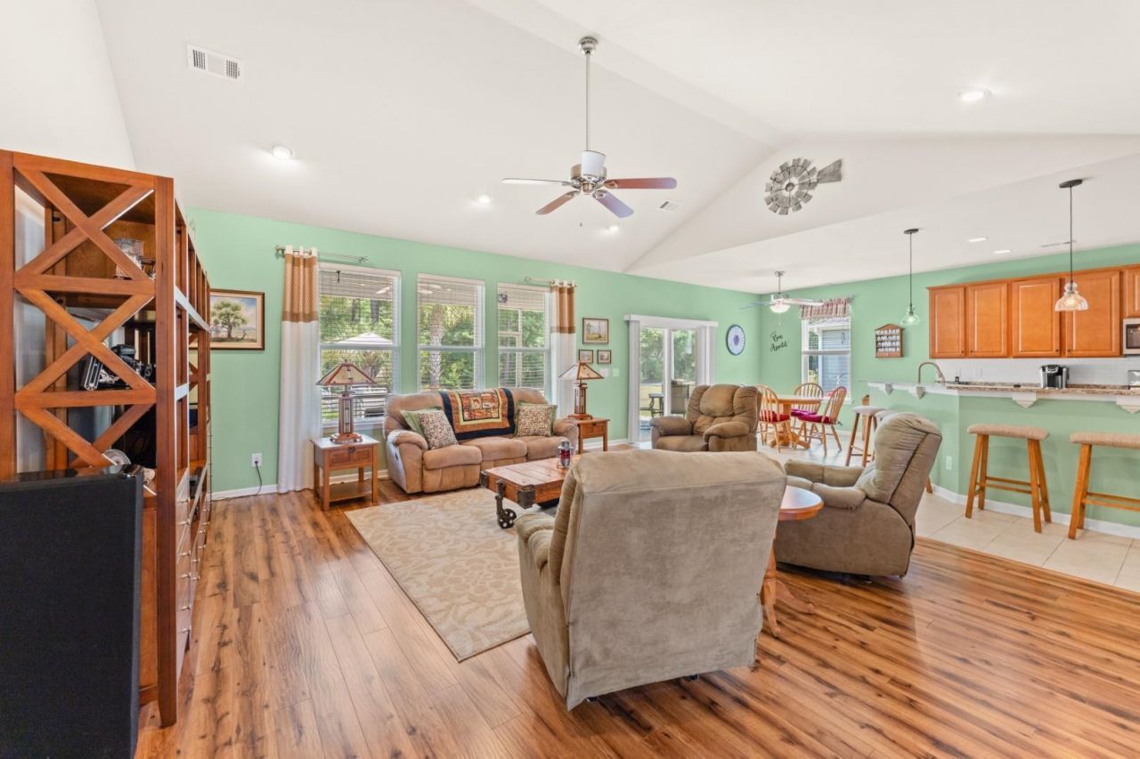 733 Lafayette Park Dr.  Photo 5