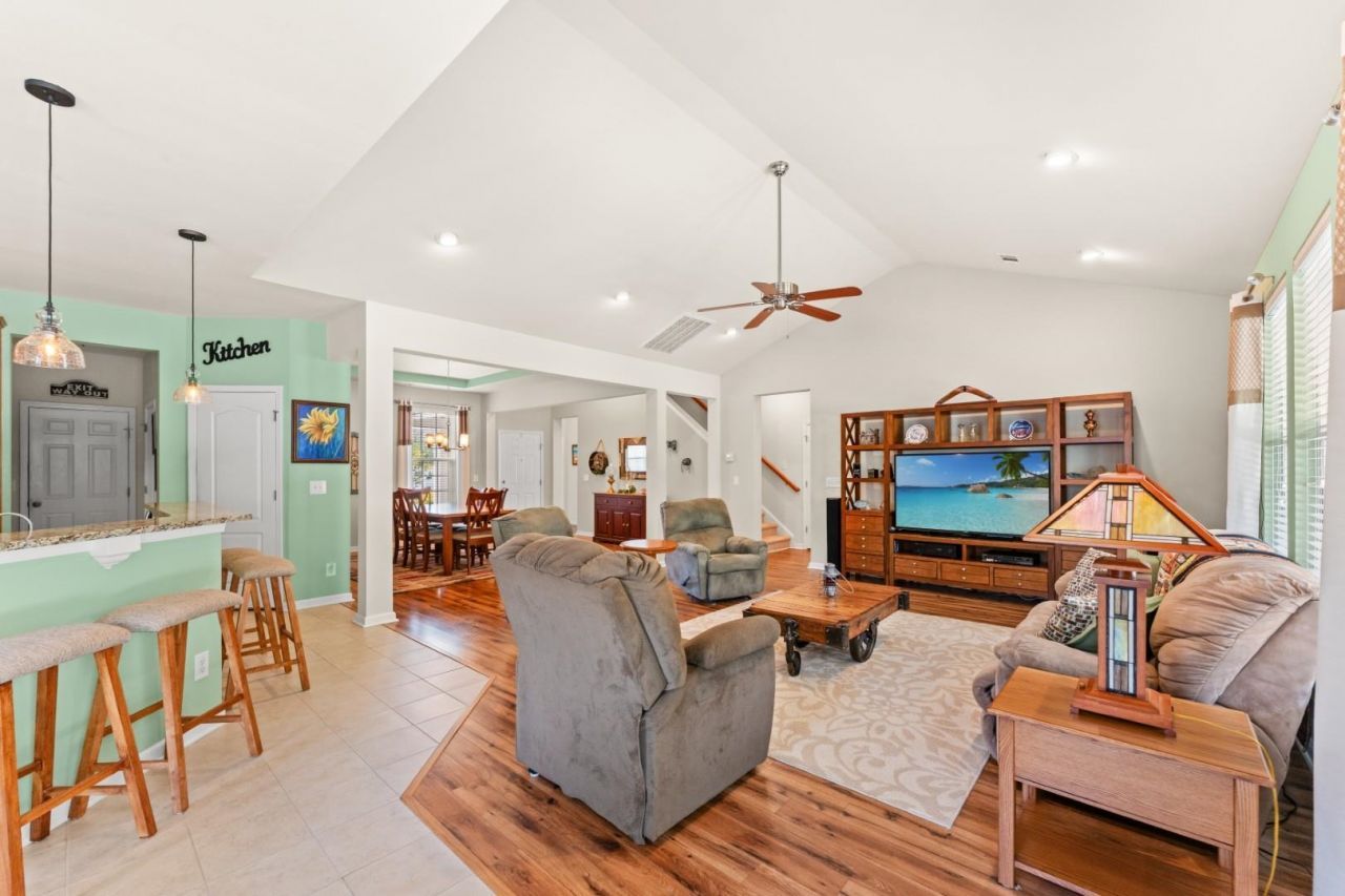 733 Lafayette Park Dr.  Photo 6