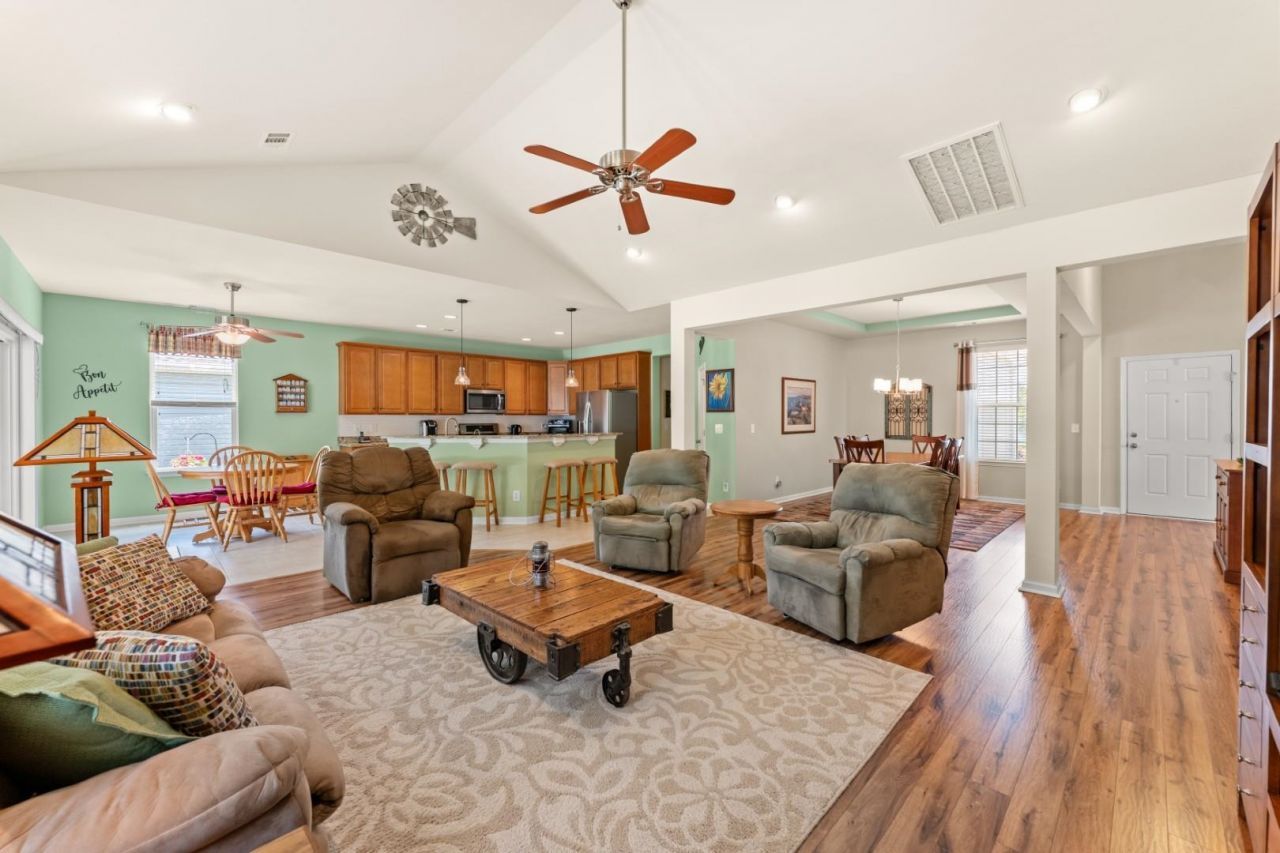 733 Lafayette Park Dr.  Photo 8