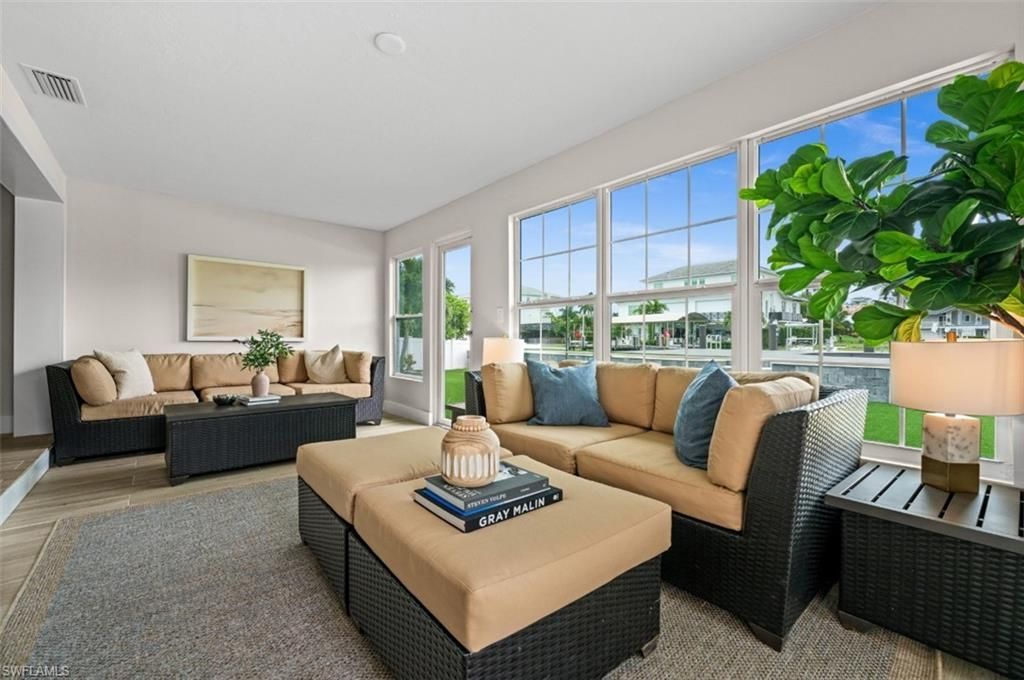 373 Egret Ave , Naples, FL 34108 Photo