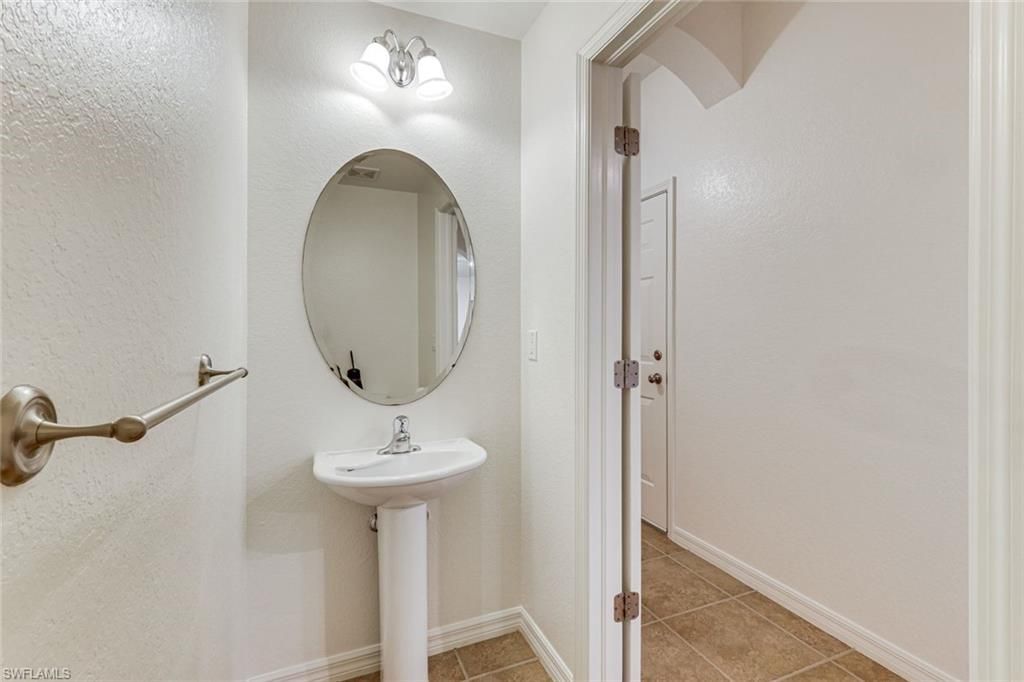 19551 Bowring Park Rd , Unit 104, Fort Myers, FL 33967 Photo