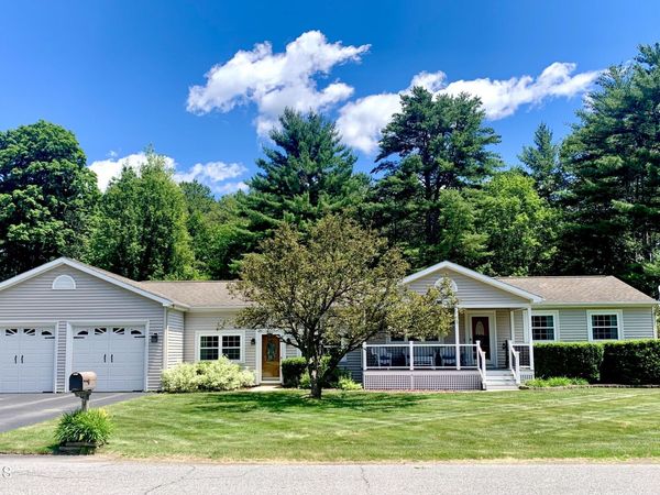 15 Algonquin Drive, Queensbury, NY 12804