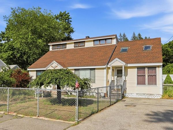 364 W Meadow Rd, Lowell, MA 01854