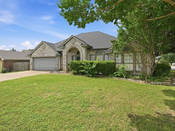 7600 Chapman Drive, North Richland Hills, TX 76182