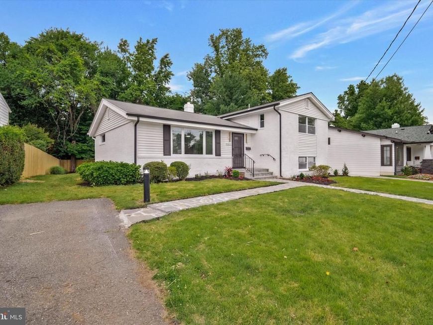 9831 Singleton Drive, Bethesda, MD 20817 Main Photo