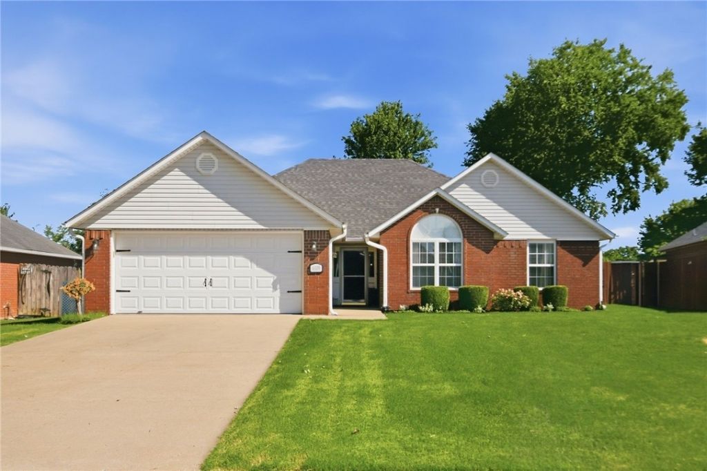 6109 Pleasant Place, Rogers, AR 72758 Main Photo