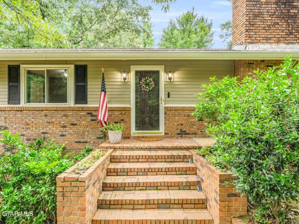 122 Davis Woods Drive, Columbus, MS 39705