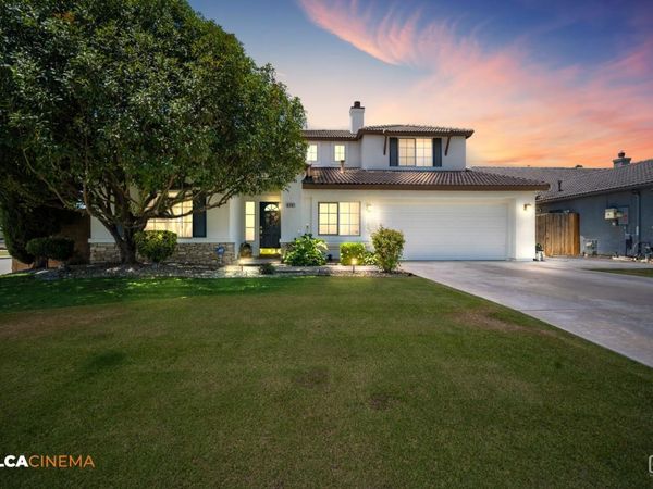 5301 Sand Dollar Court, Bakersfield, CA 93312