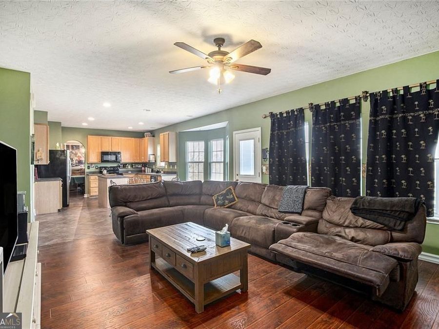 Property Image 8