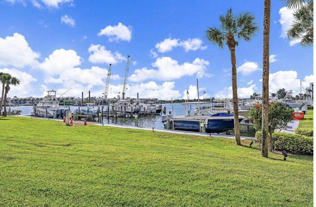 1748 Jupiter Cove Drive, Unit 121 A, Jupiter, FL 33469 Photo