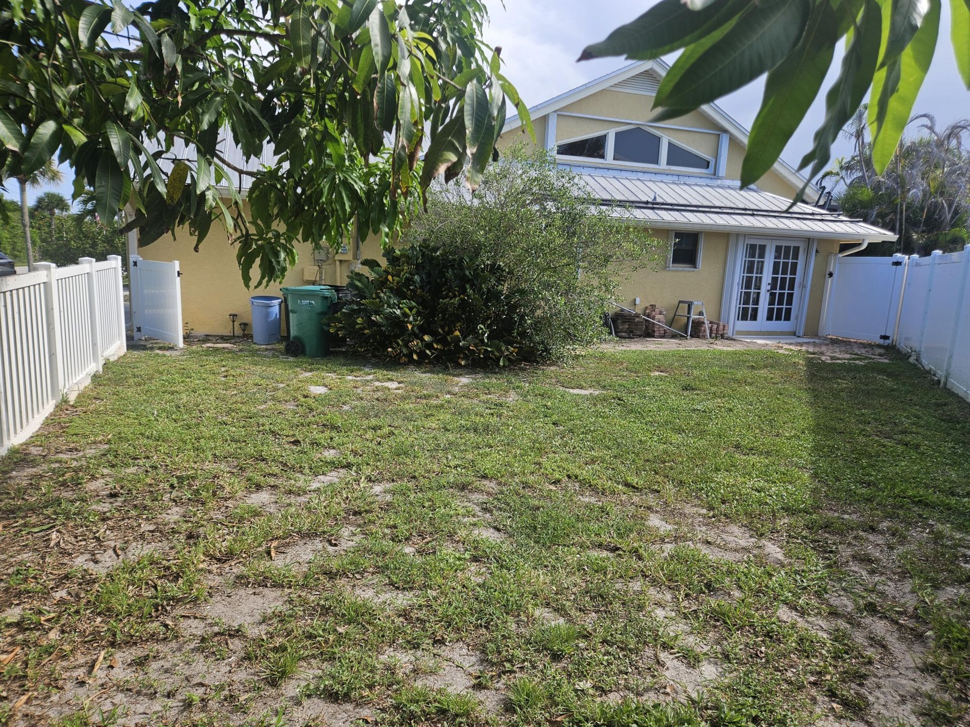 137 Queens Road, Fort Pierce, FL 34949 Photo
