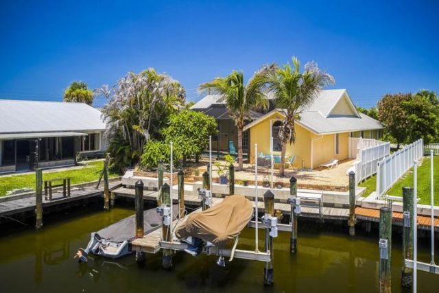 137 Queens Road, Fort Pierce, FL 34949 Photo
