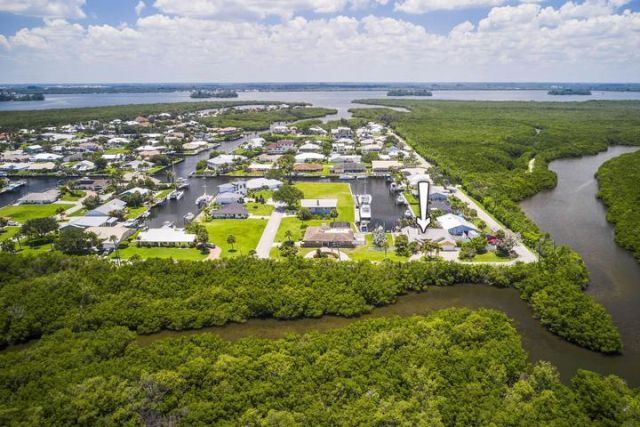 137 Queens Road, Fort Pierce, FL 34949 Photo