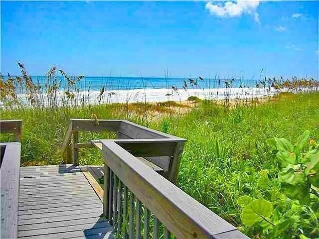 137 Queens Road, Fort Pierce, FL 34949 Photo