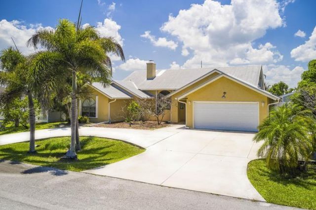 137 Queens Road, Fort Pierce, FL 34949 Photo