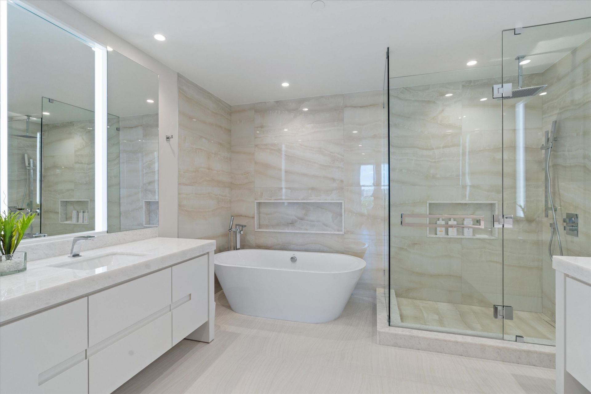 220 SE Mizner Boulevard, Unit 604, Boca Raton, FL 33432 Photo
