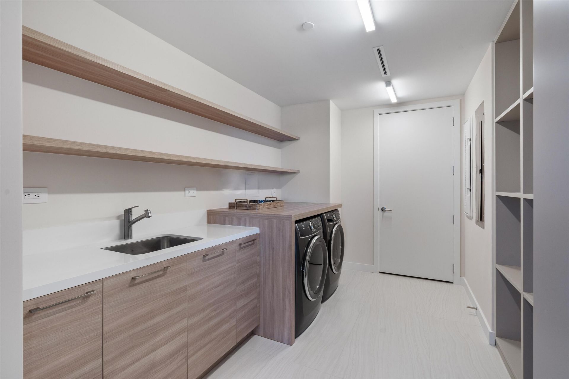 220 SE Mizner Boulevard, Unit 604, Boca Raton, FL 33432 Photo