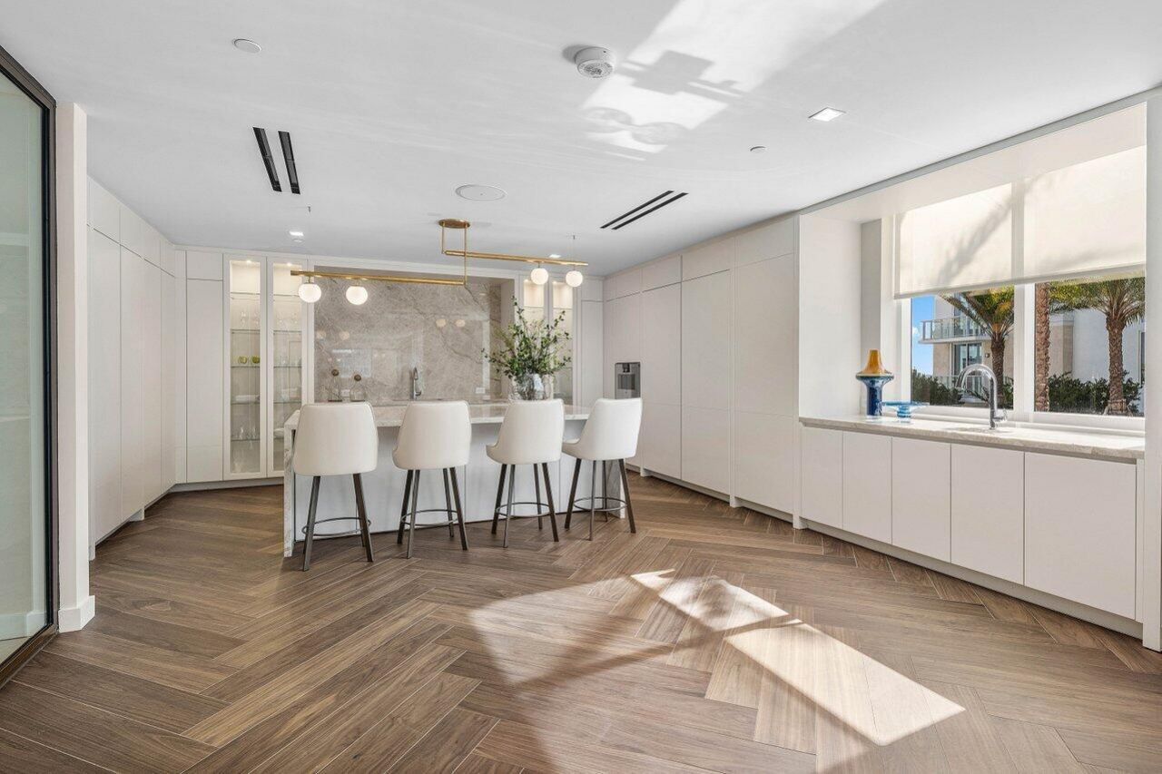 220 SE Mizner Boulevard, Unit 604, Boca Raton, FL 33432 Photo