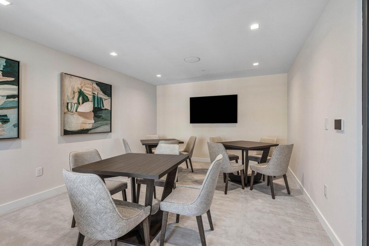 220 SE Mizner Boulevard, Unit 604, Boca Raton, FL 33432 Photo
