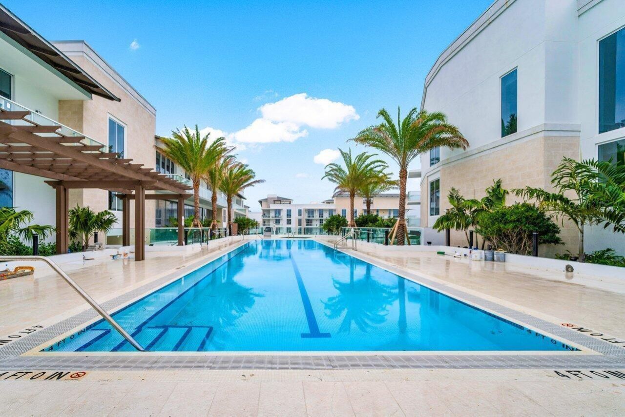 220 SE Mizner Boulevard, Unit 604, Boca Raton, FL 33432 Photo
