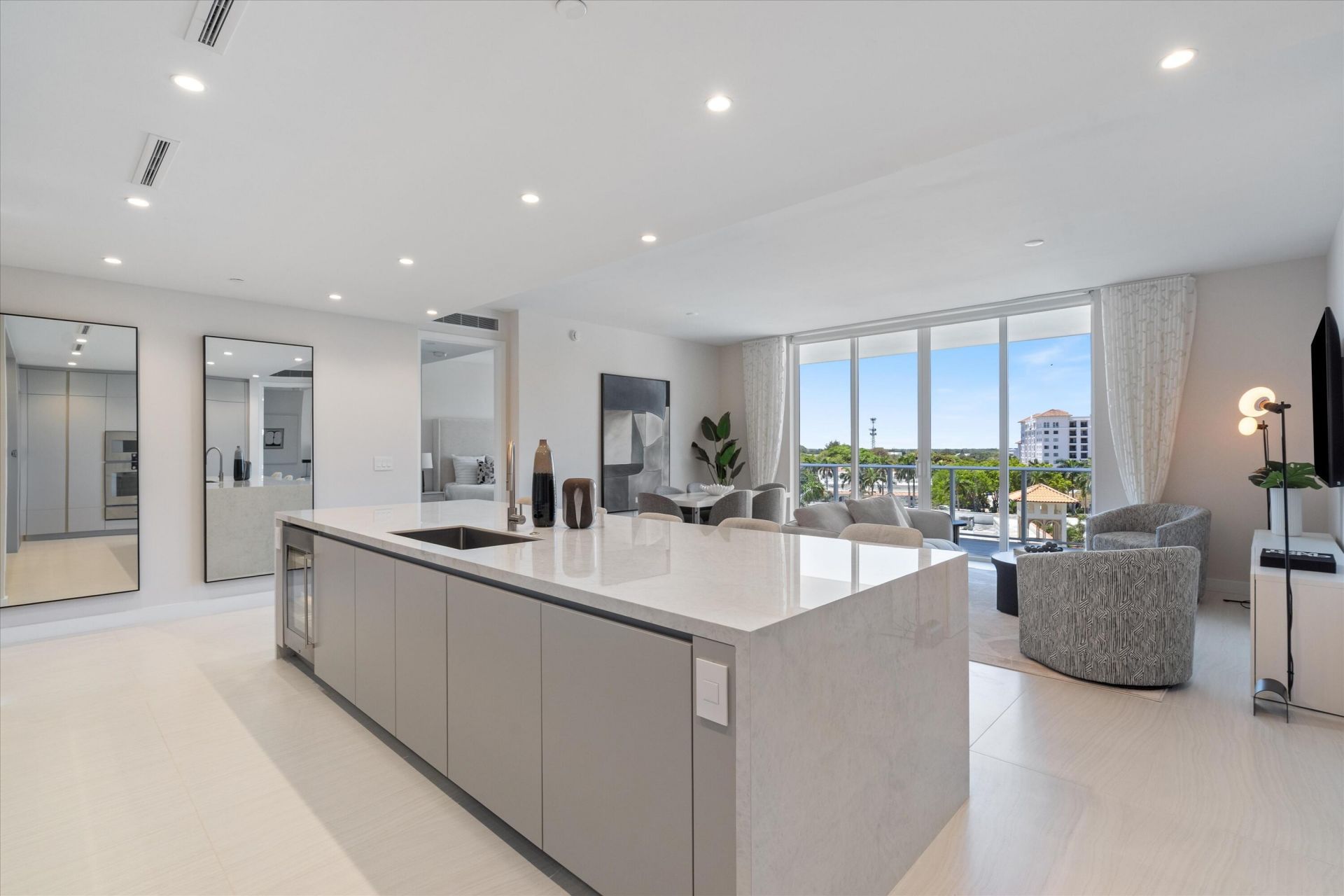 220 SE Mizner Boulevard, Unit 604, Boca Raton, FL 33432 Photo