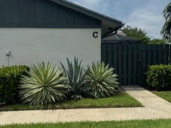 1171 Summit Trail Circle, Unit C, West Palm Beach, FL 33415
