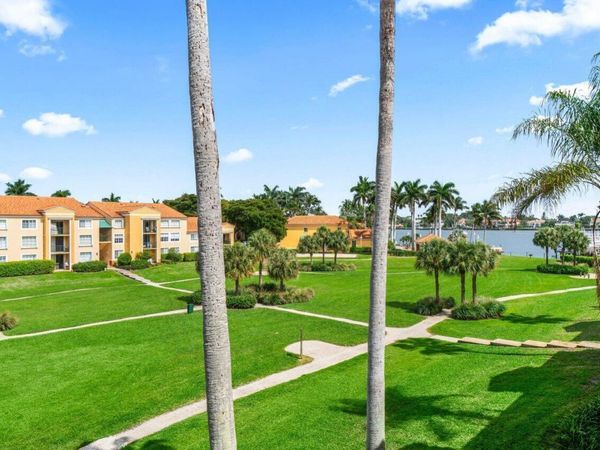 157 Yacht Club Way, Hypoluxo, FL 33462
