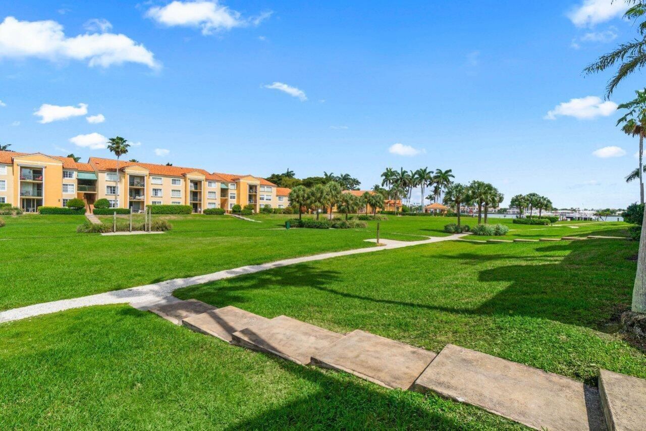 157 Yacht Club Way, Hypoluxo, FL 33462 Photo