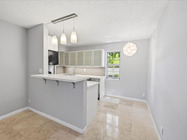 905 NE 28th Street, Unit 206, Wilton Manors, FL 33334