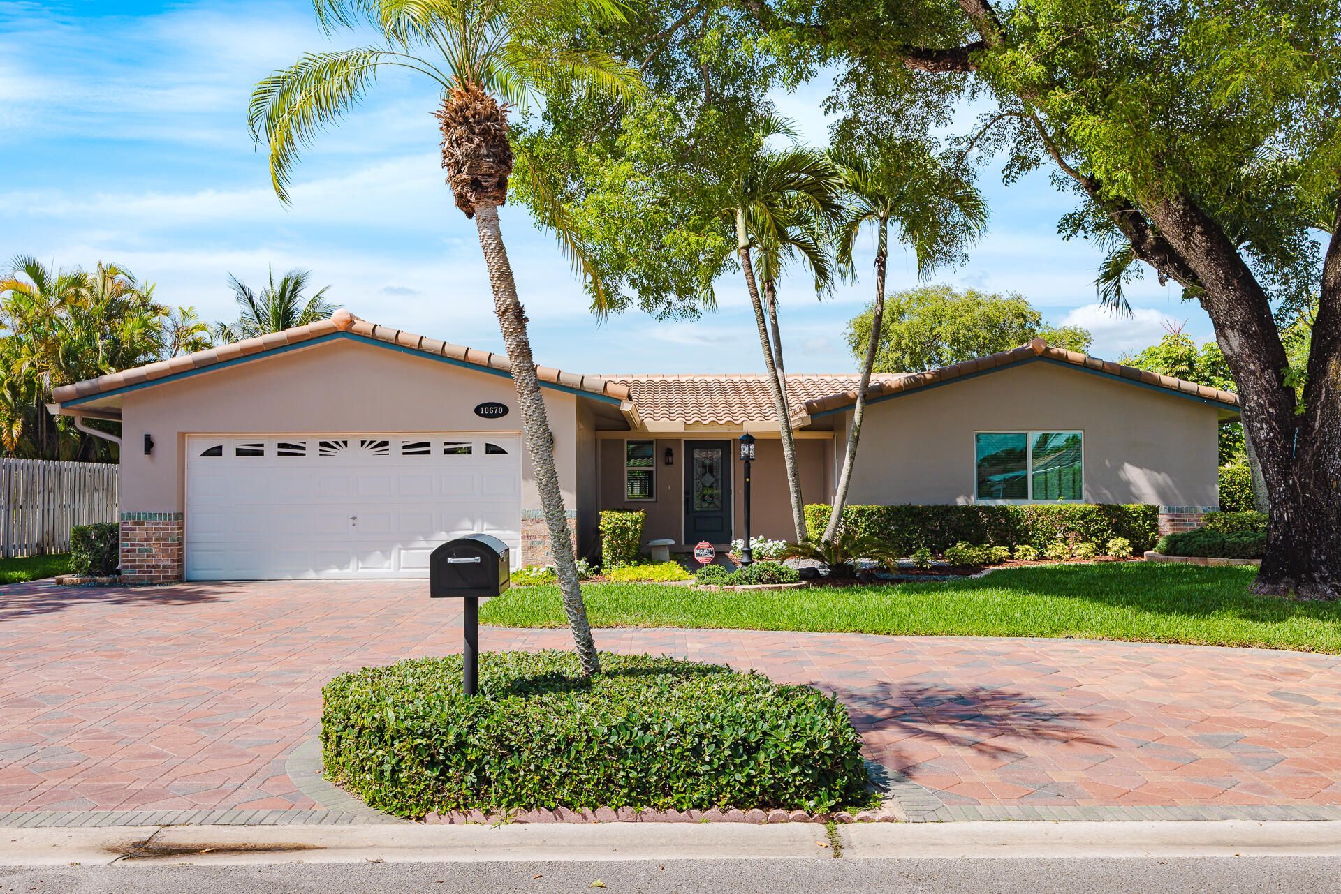 10670 NW 42nd Drive, Coral Springs, FL 33065 Photo