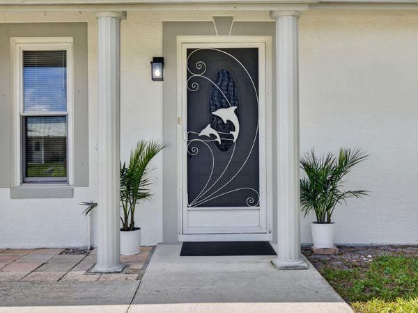 592 SW Banks Terrace, Port St. Lucie, FL 34953