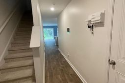 135 E Sunrise Lane photo 4
