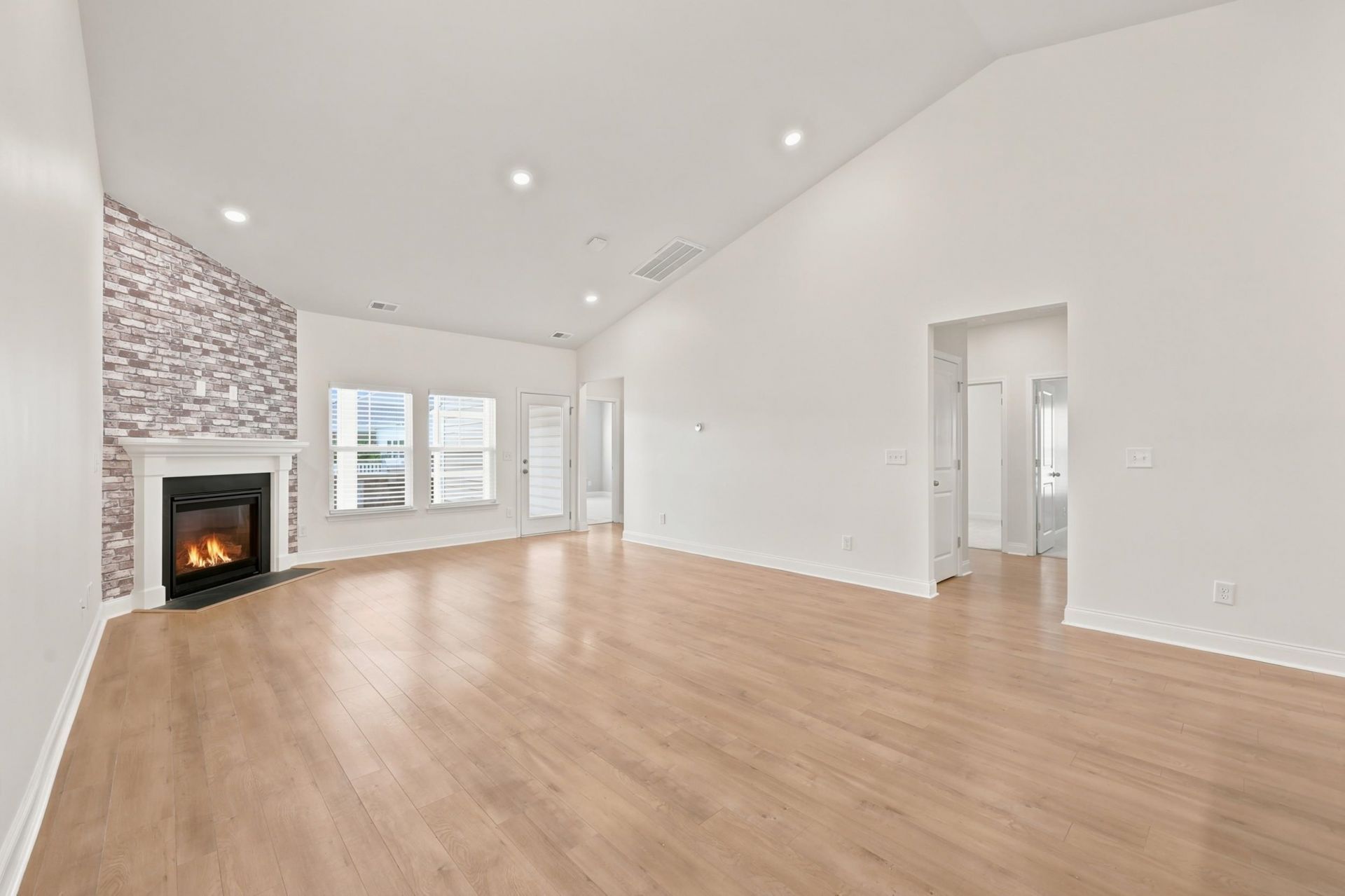 867 Brant St.  Photo 24