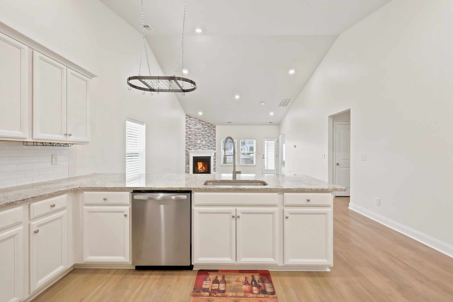867 Brant St.  Photo 31