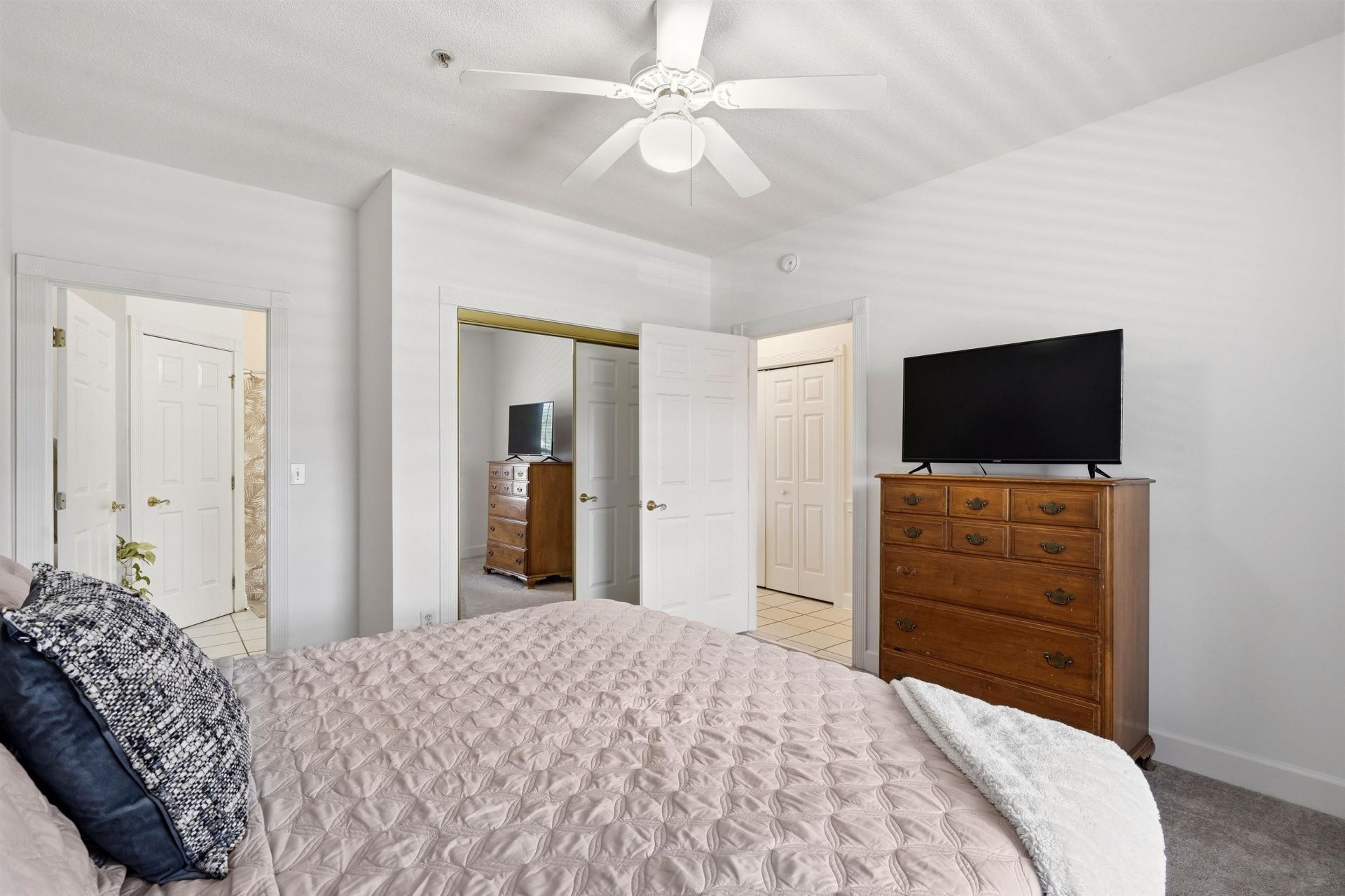 4864 Carnation Circle Photo 8