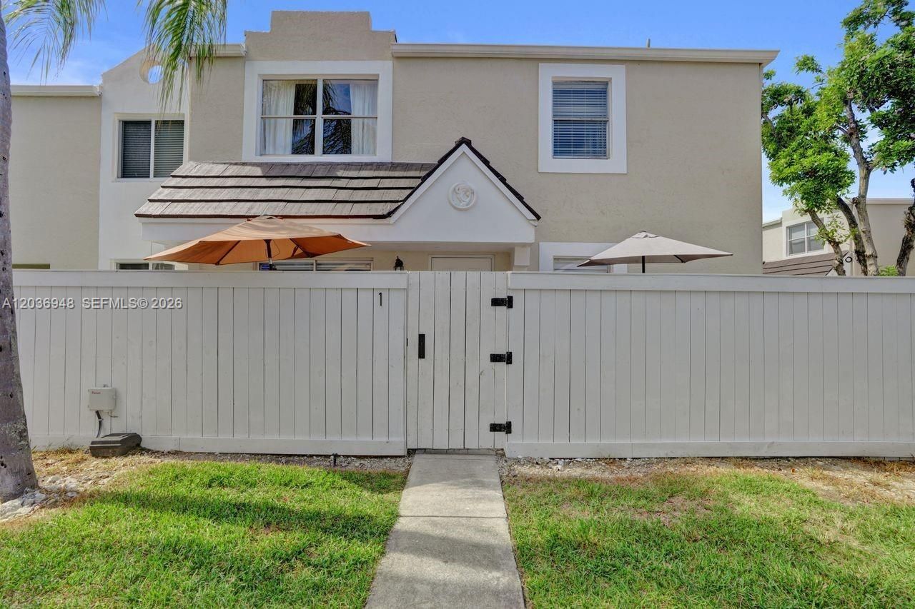 4555 SW 68th Ct Cir , Unit 111, Miami, FL 33155 Photo