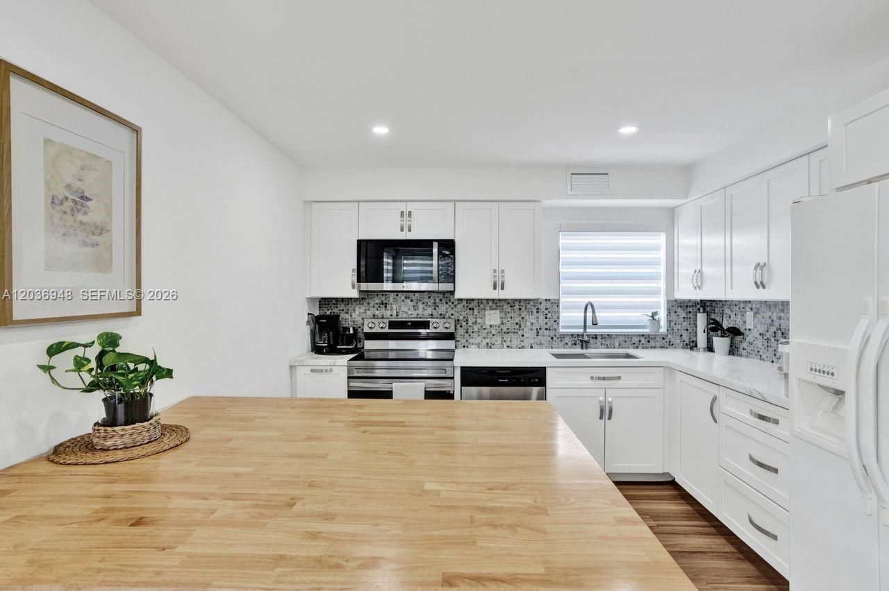 4555 SW 68th Ct Cir , Unit 111, Miami, FL 33155 Photo