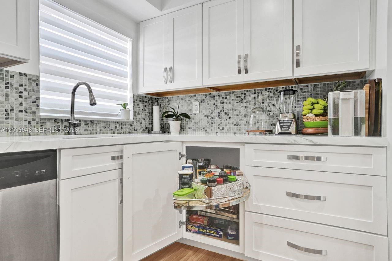 4555 SW 68th Ct Cir , Unit 111, Miami, FL 33155 Photo