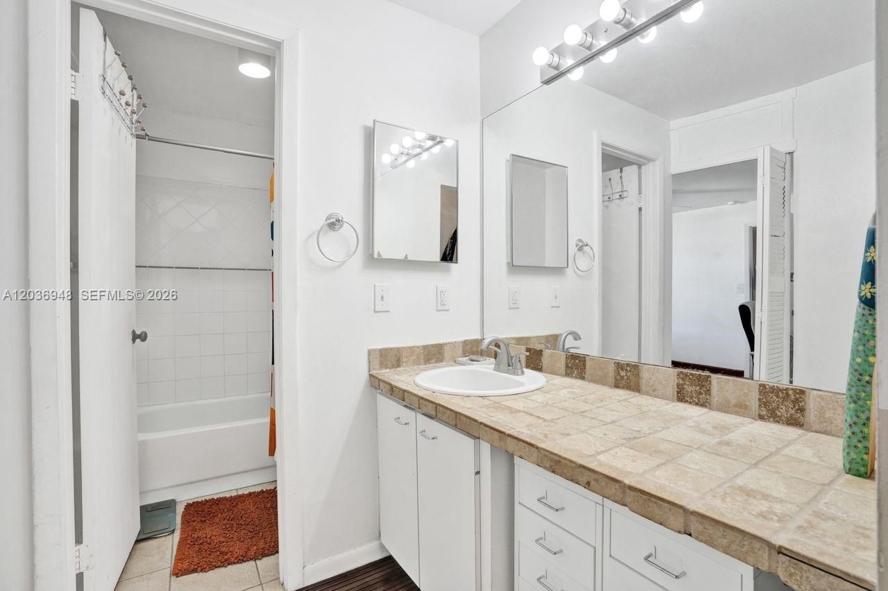 4555 SW 68th Ct Cir , Unit 111, Miami, FL 33155 Photo